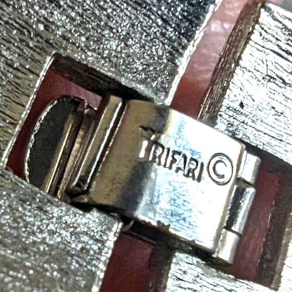 Vintage signed Crown Trifari 5 Strand layered Silver Tone Necklace - Picture 7 of 8